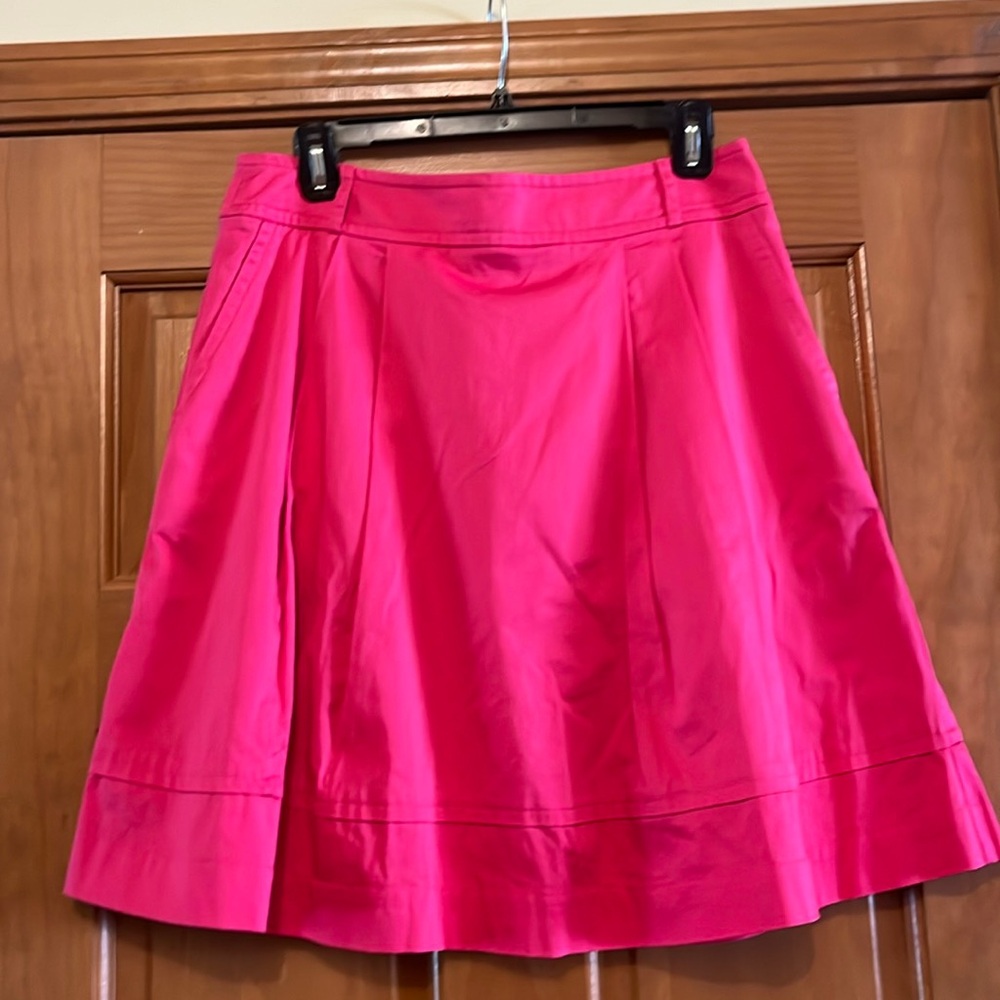 Lined skirt with pockets